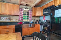3215 East Hill - Image 5