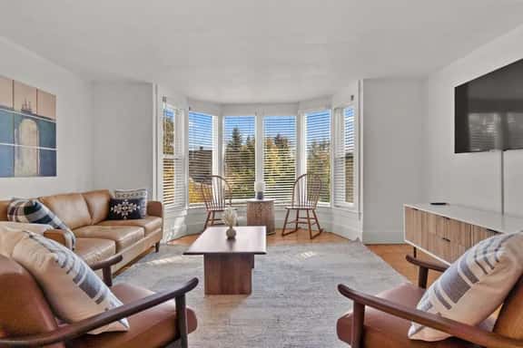 9 High Unit A - Image 1