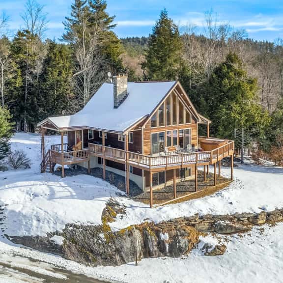 48 Highland Views - Image 1