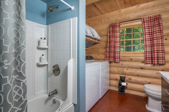 3215 East Hill - Image 4