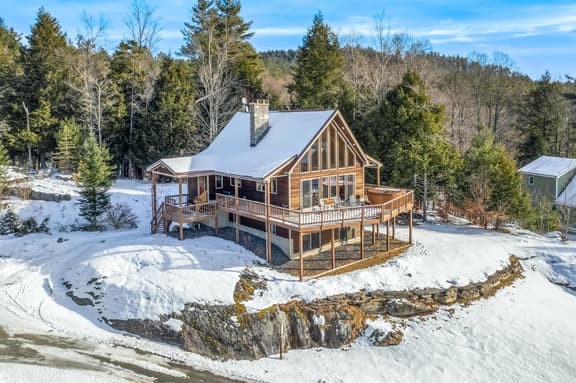 48 Highland Views - Image 1